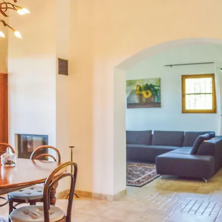 Prázdninový dům Four-bedroom Holiday In St. Etienne Les Orgues