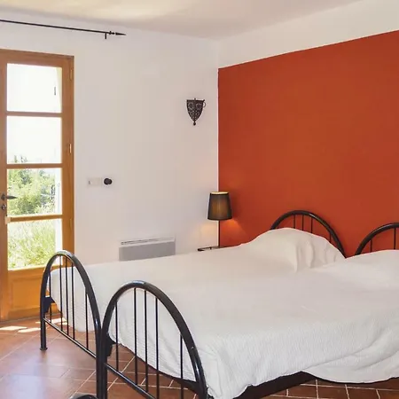 Four-bedroom Holiday In St. Etienne Les Orgues *