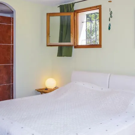 Four-bedroom Holiday In St. Etienne Les Orgues Prázdninový dům *