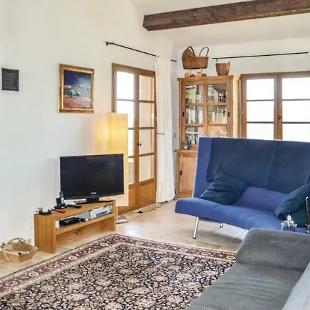 Four-bedroom Holiday In St. Etienne Les Orgues